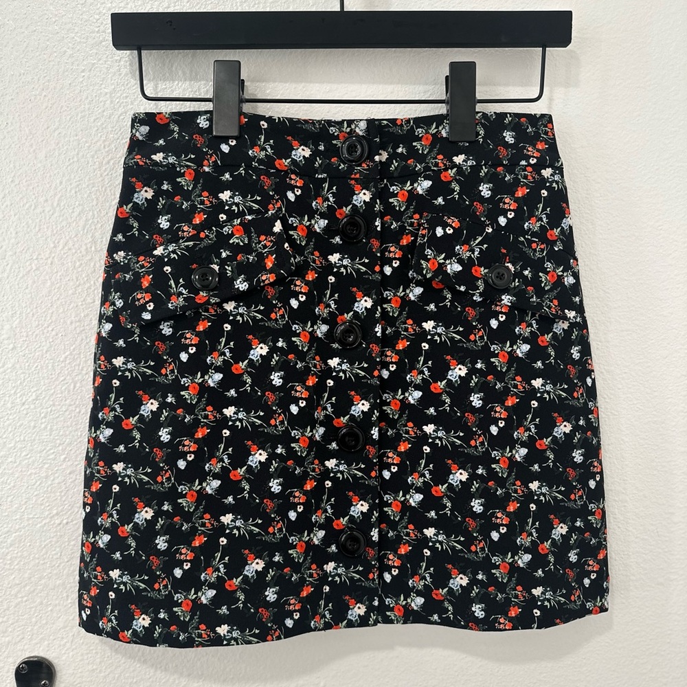 Aritzia Little Moon Mini Button Up Skirt Size 4
